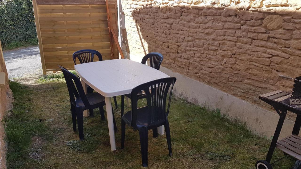 Petite Maison En Pierre Au Coeur Du Perigord Noir Proche De Sarlat Et Rocamadour Salignac Eyvigues Exterior foto